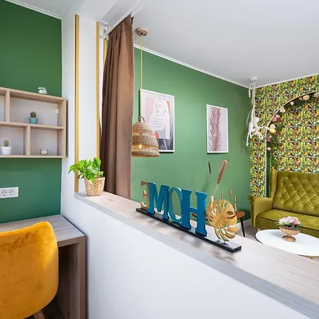 Amazon - Deluxe One Bedroom