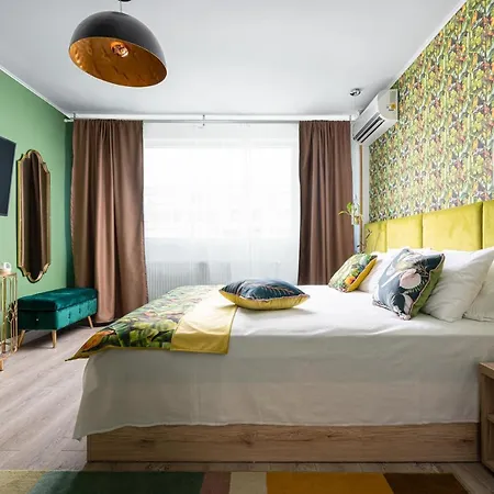 Amazon - Deluxe One Bedroom *